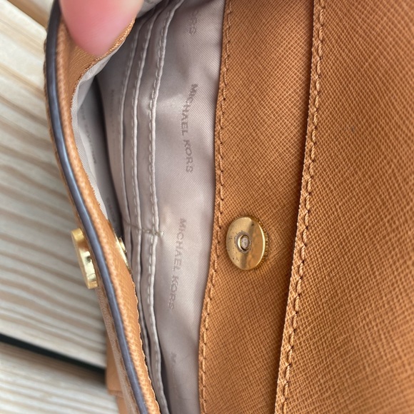 Micheal Kors Shoulder Bag - Picture 3 of 9